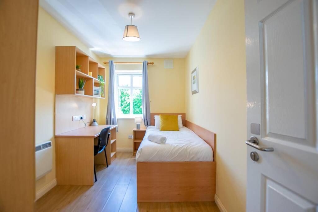 106 - The Townhouse By Shortstays Galway Buitenkant foto