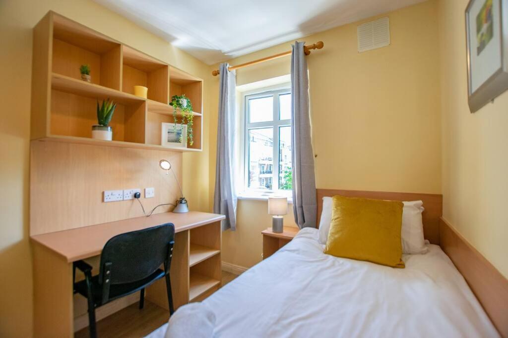 106 - The Townhouse By Shortstays Galway Buitenkant foto